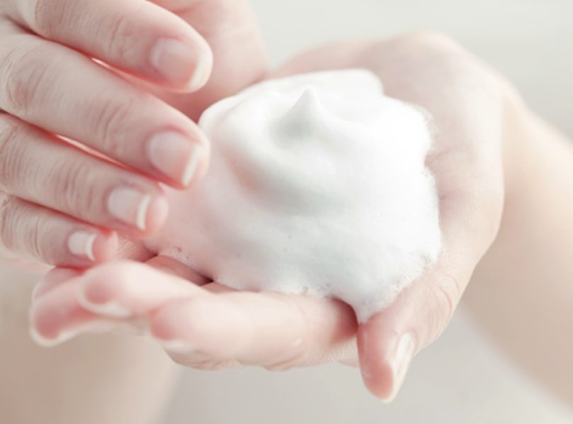 Пенка очищающая с экстрактом хауттюйнии Derma Factory Пенка очищающая с экстрактом хауттюйнии Derma Factory