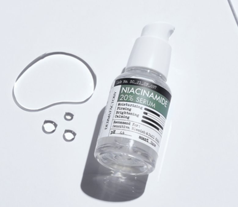Сыворотка для лица с ниацинамидом Derma Factory Сыворотка для лица с ниацинамидом Derma Factory