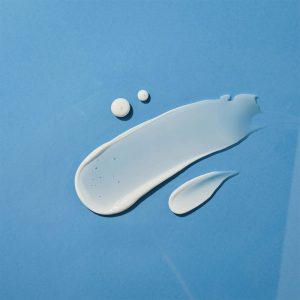 Солнцезащитный крем для проблемной кожи с морской водой Round Lab
