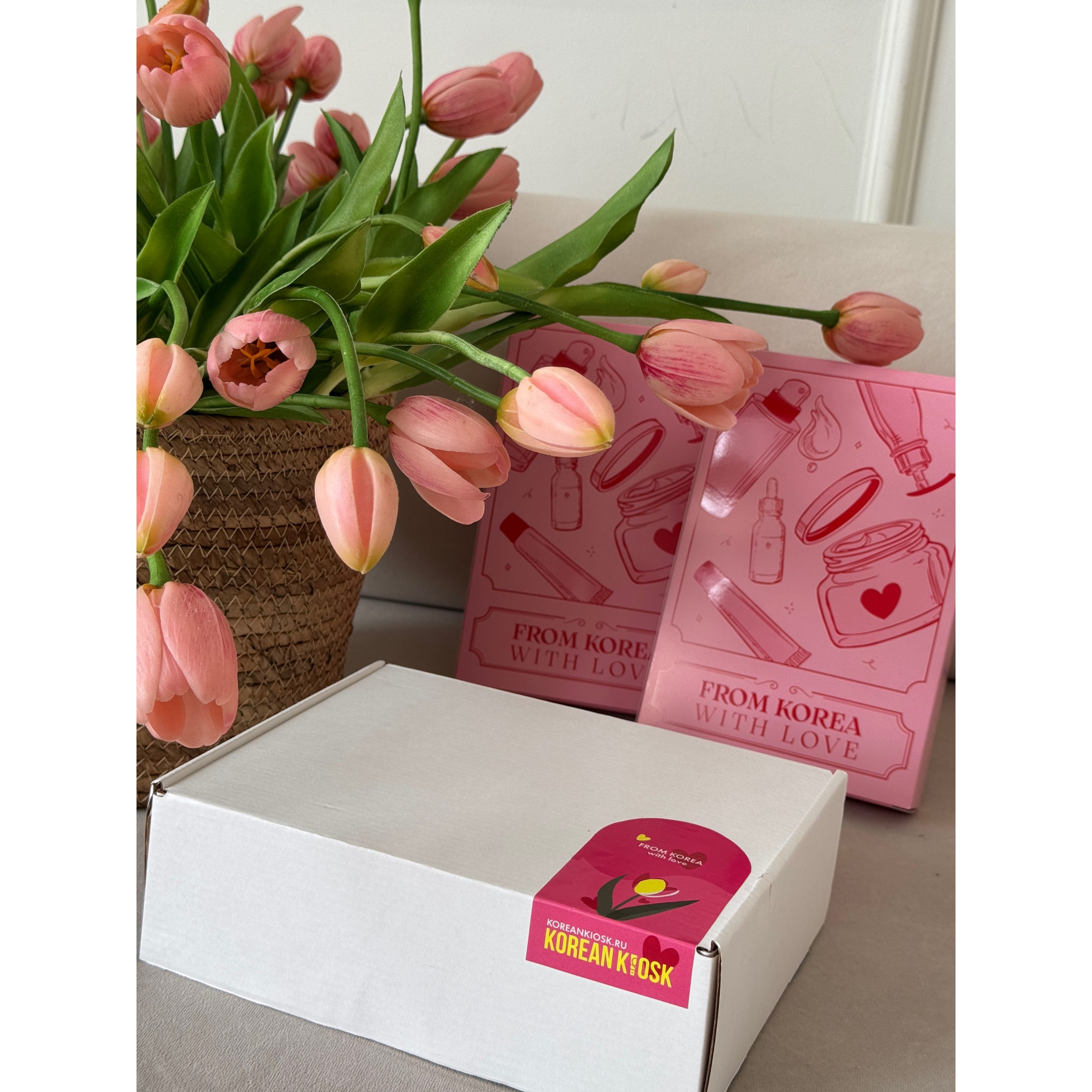 Подарочный бьюти бокс с косметичкой «Весна. Skin. Love». Каждый третий бокс в подарок